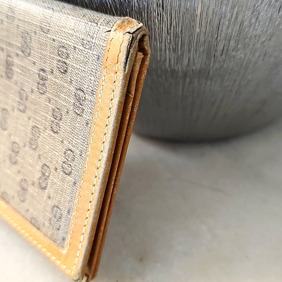 Gucci Monogram Wallet - Picture 9 of 13